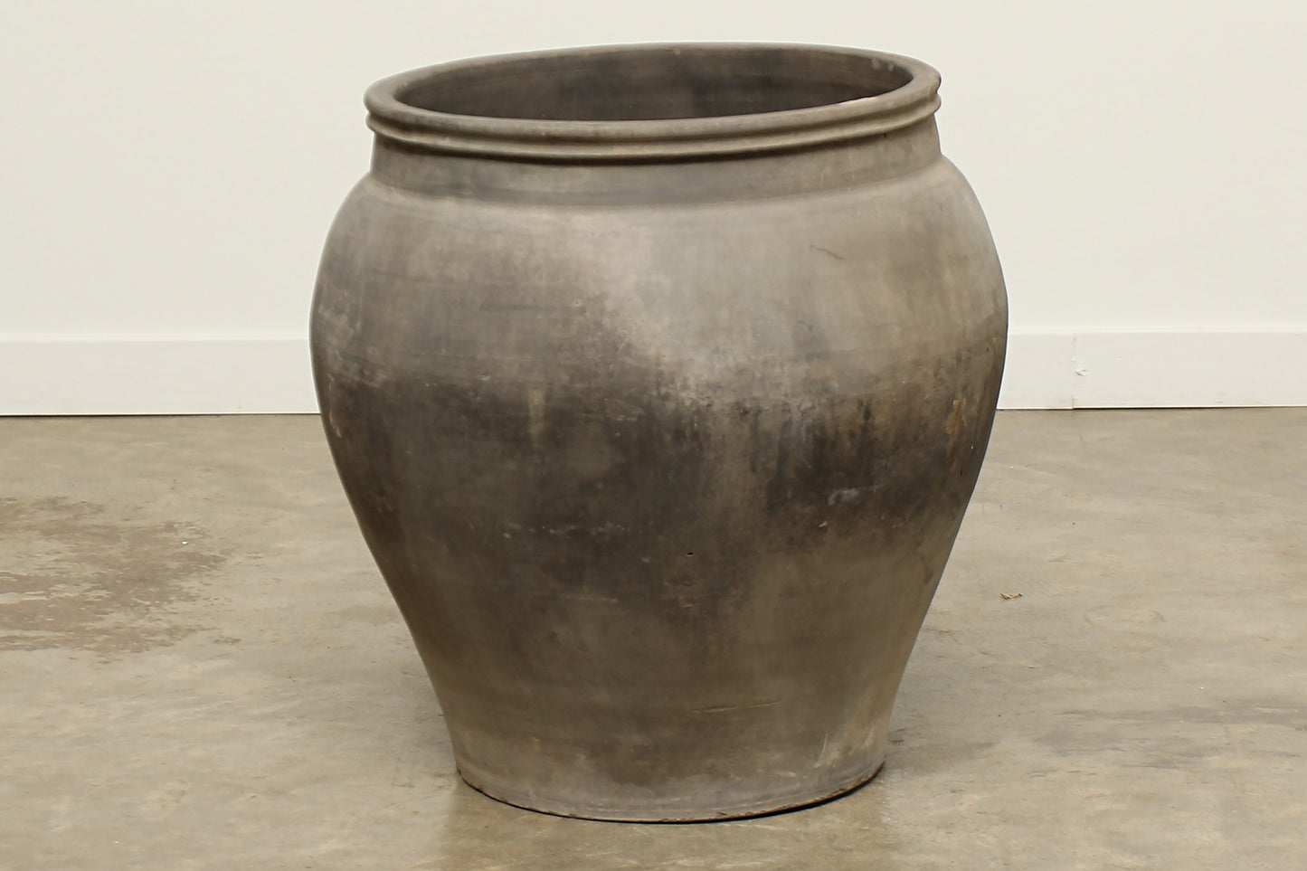 (GAQ037) Vintage Shanxi Water Pot - Circa 1875 (22x22x22)