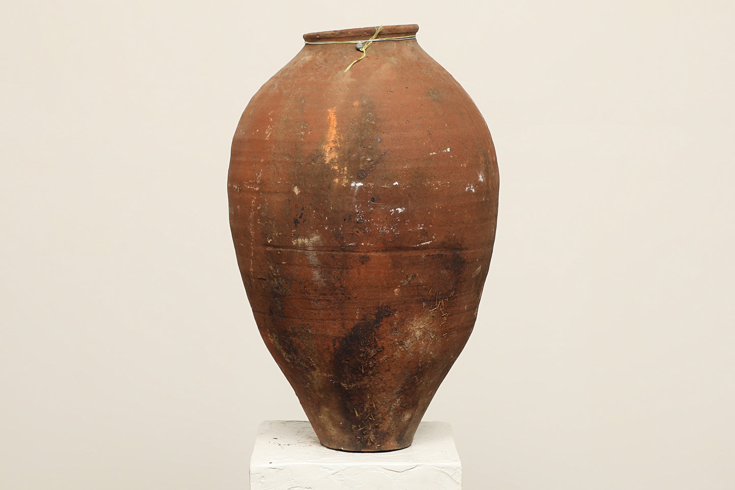 (IWB287) Vintage Turkish Pot (16x16x26)