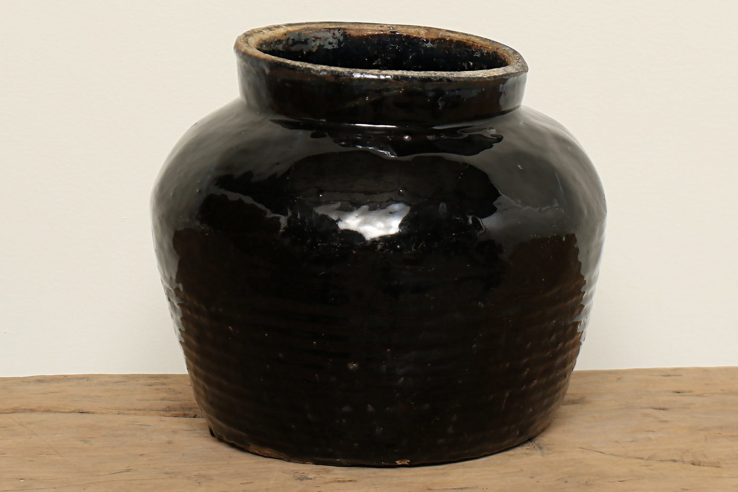 (GAQ010)  Vintage Lacquer Pot - Circa 1900 (10x10x11)