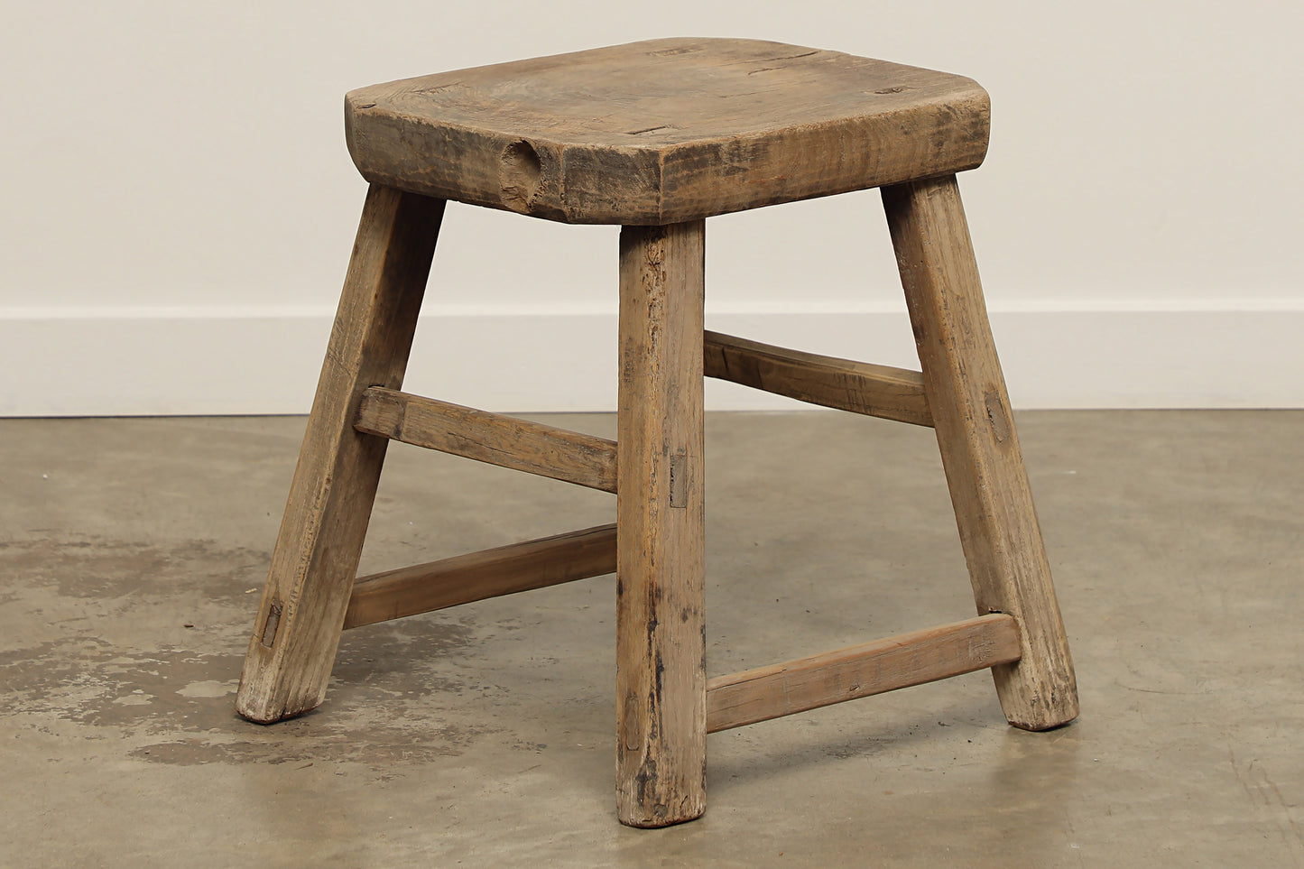 (GAS097) Vintage Elm Stool - Circa 1940 (16x17x19)