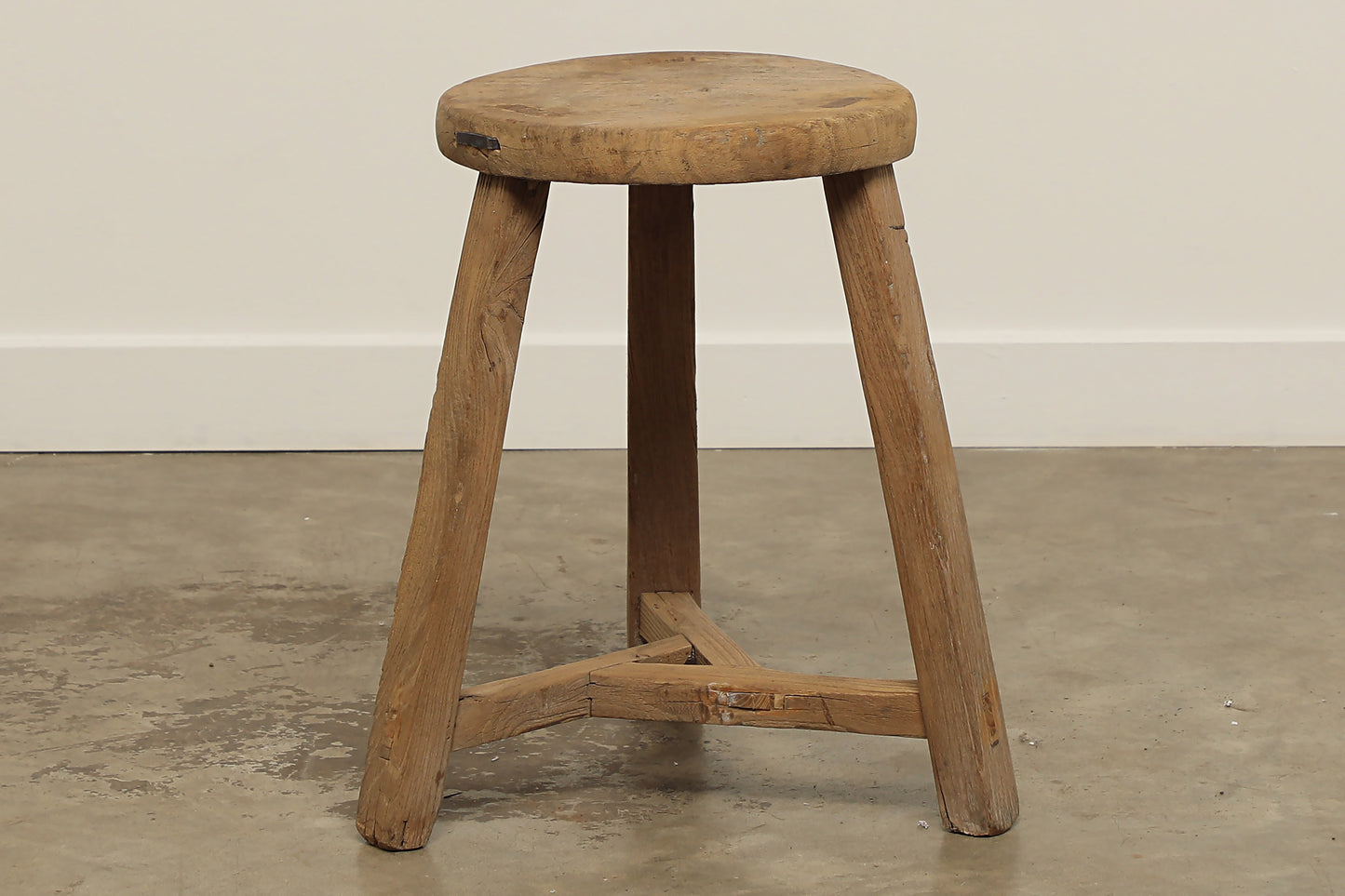 (GAS071) Vintage Elm Stool - Circa 1940 (13x13x19)
