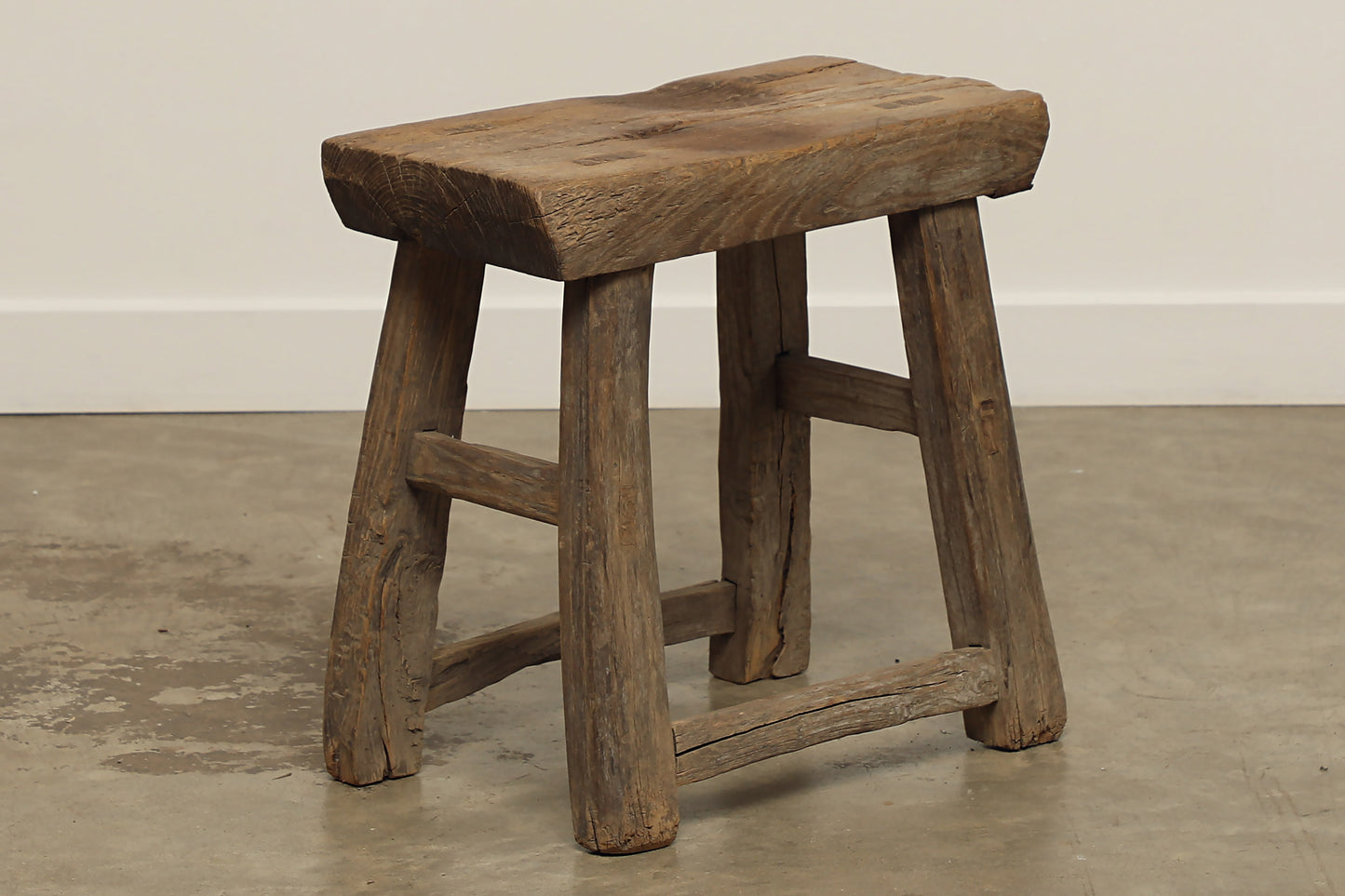 (GAS073) Vintage Elm Stool - Circa 1940 (19x9x18)