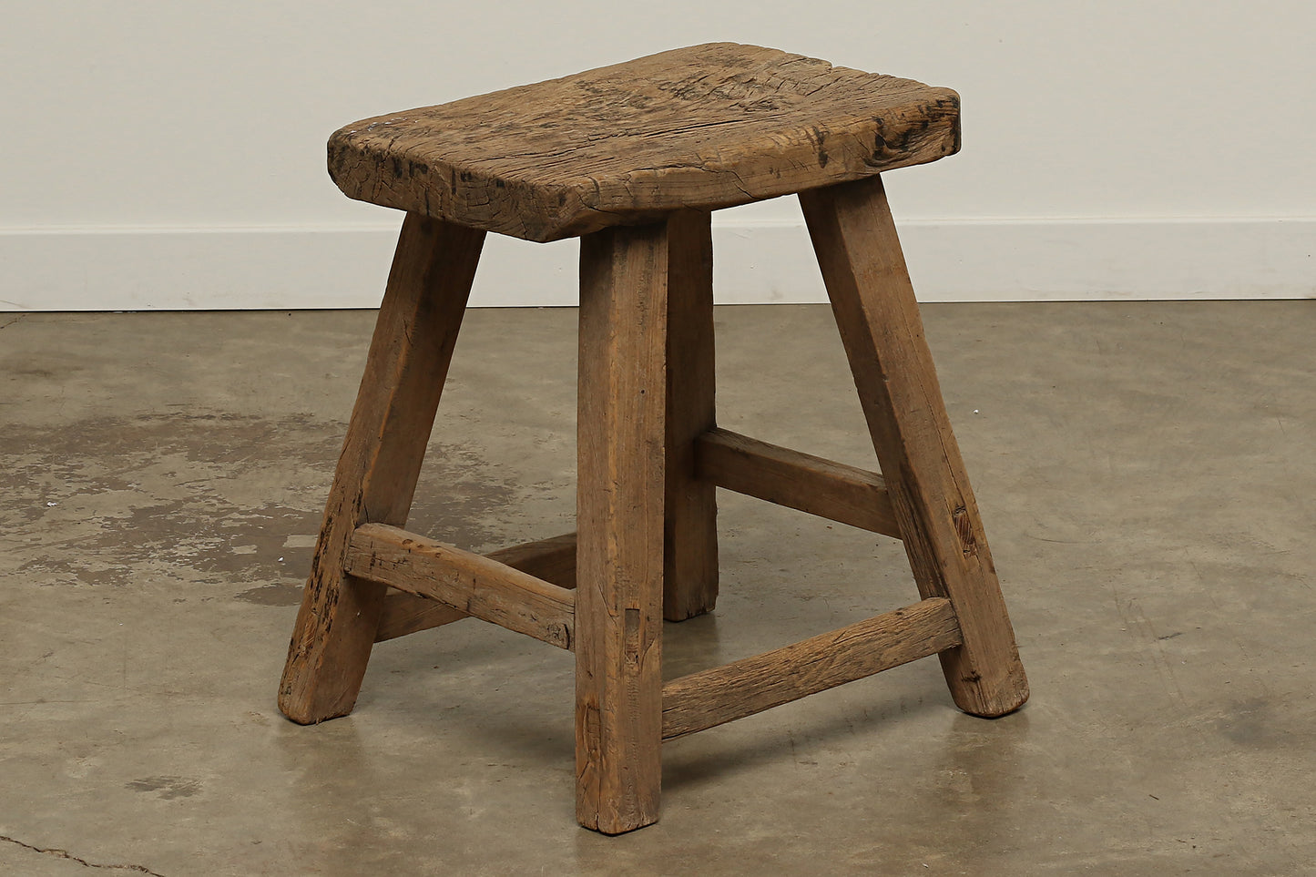 (GAN082) Vintage Elm Stool (18x12x20)