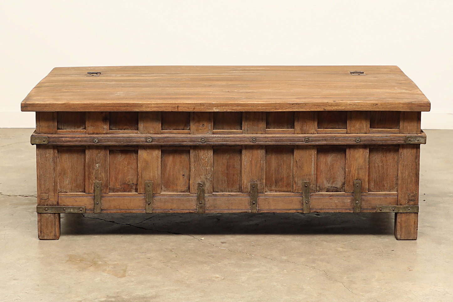 (SCG116) Vintage Trunk (56x31x20)