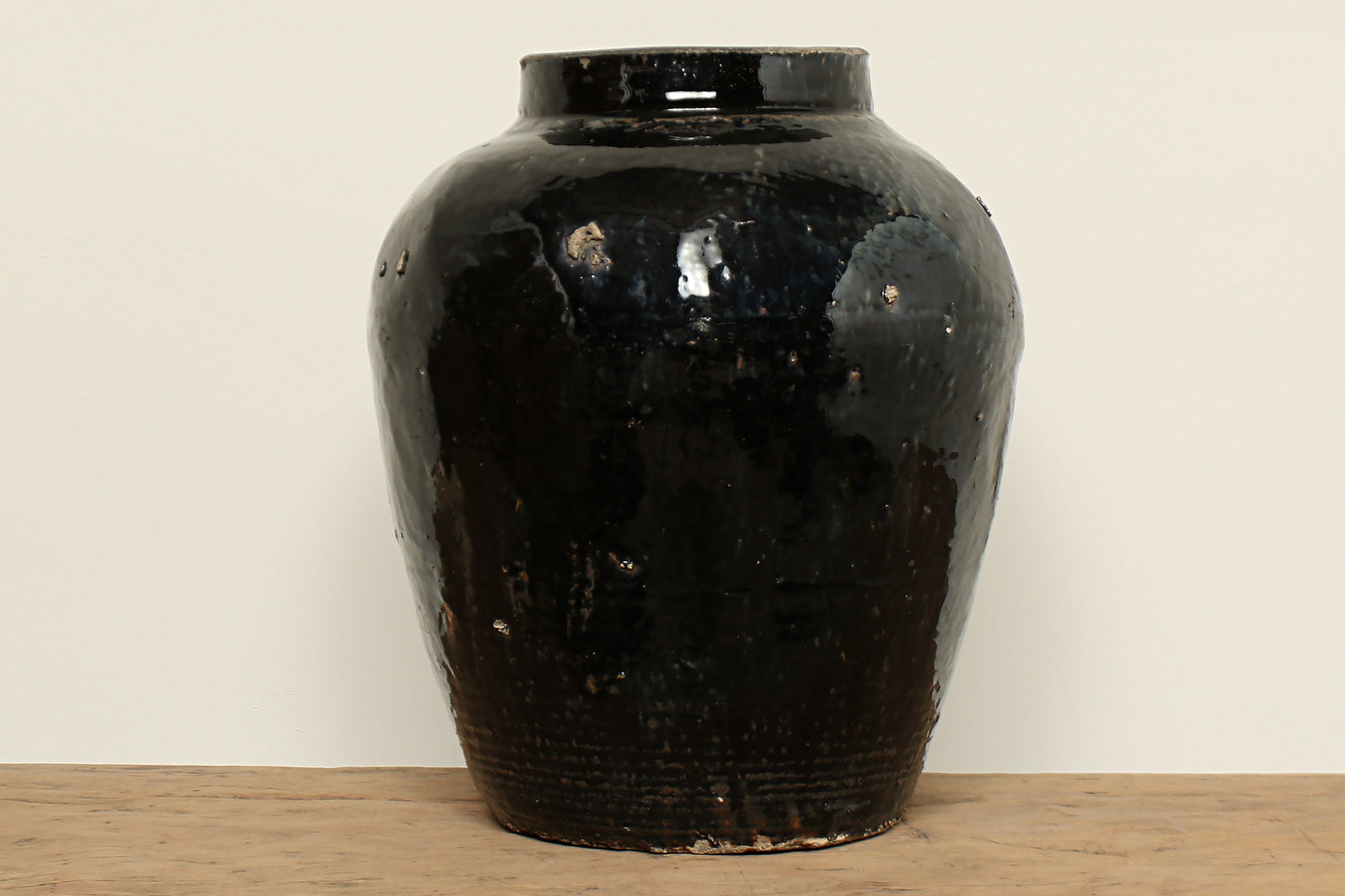 (GAQ015) Vintage Lacquer Pot - Circa 1900 (14x14x17)