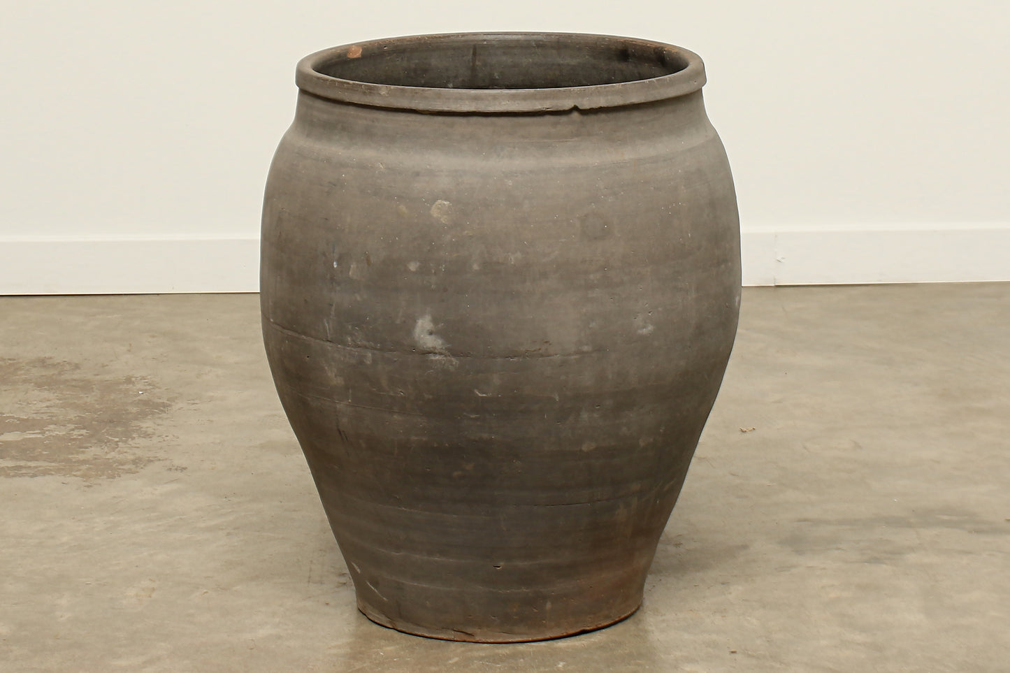 (GAQ038) Vintage Shanxi Water Pot - Circa 1875 (20x20x23)