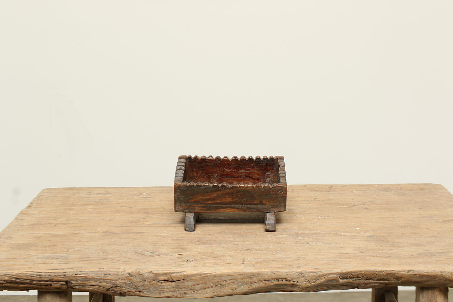 (PP047 ) Vintage Temple Stand (9x5x5)