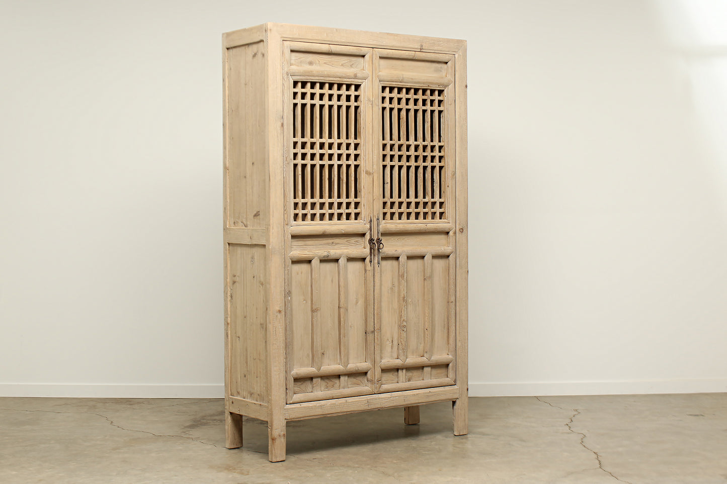 (GAQ053) Vintage Screen Cabinet (51x19x87)