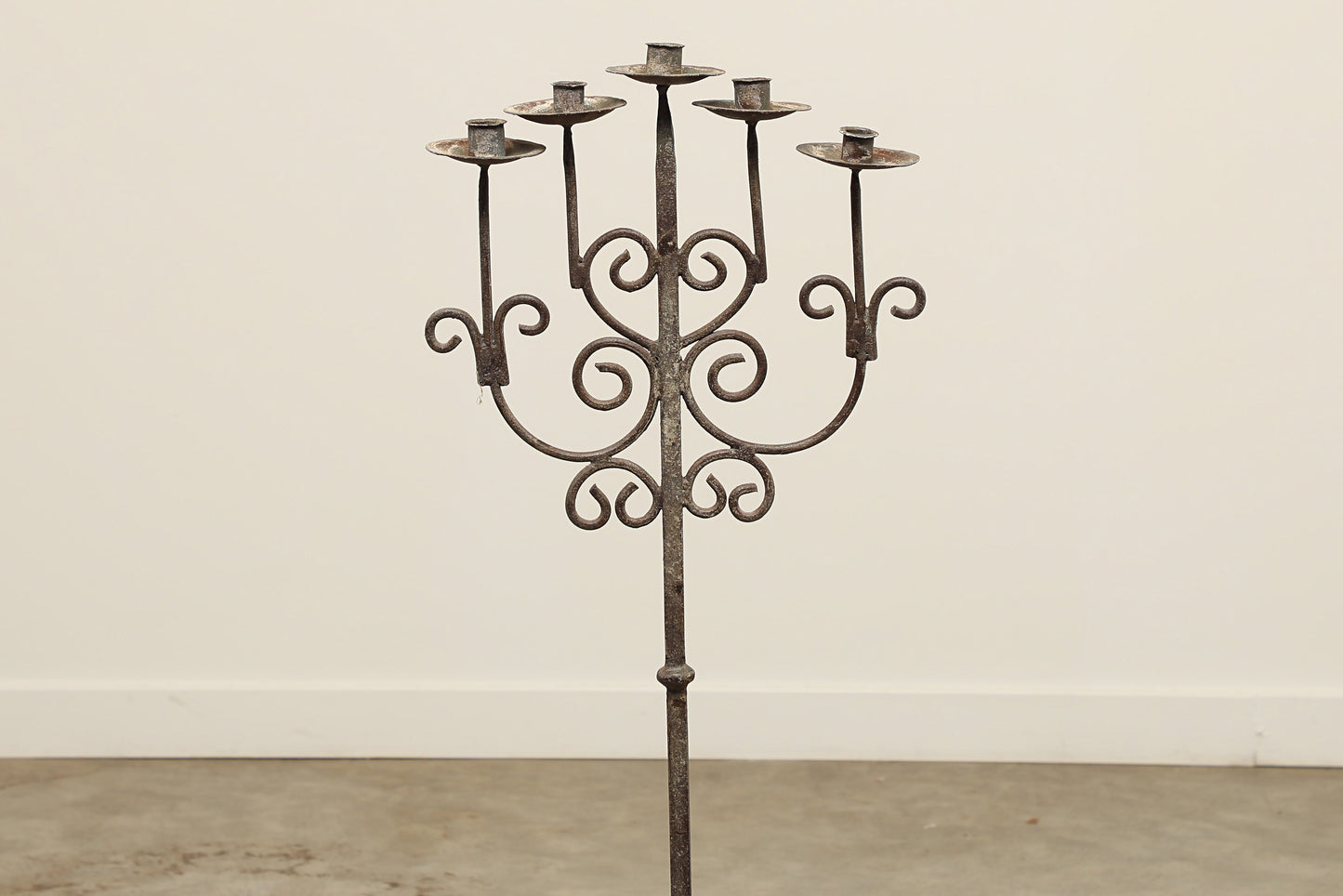 (SCP004) Vintage Iron Candle Stand (17x9x44)
