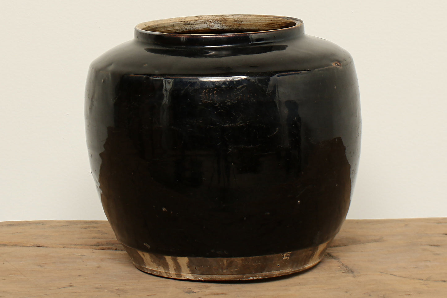 (GAQ032) Vintage Lacquer Pot - Circa 1900 (9x9x8)