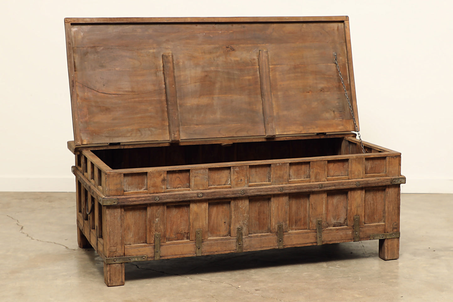 (SCG116) Vintage Trunk (56x31x20)