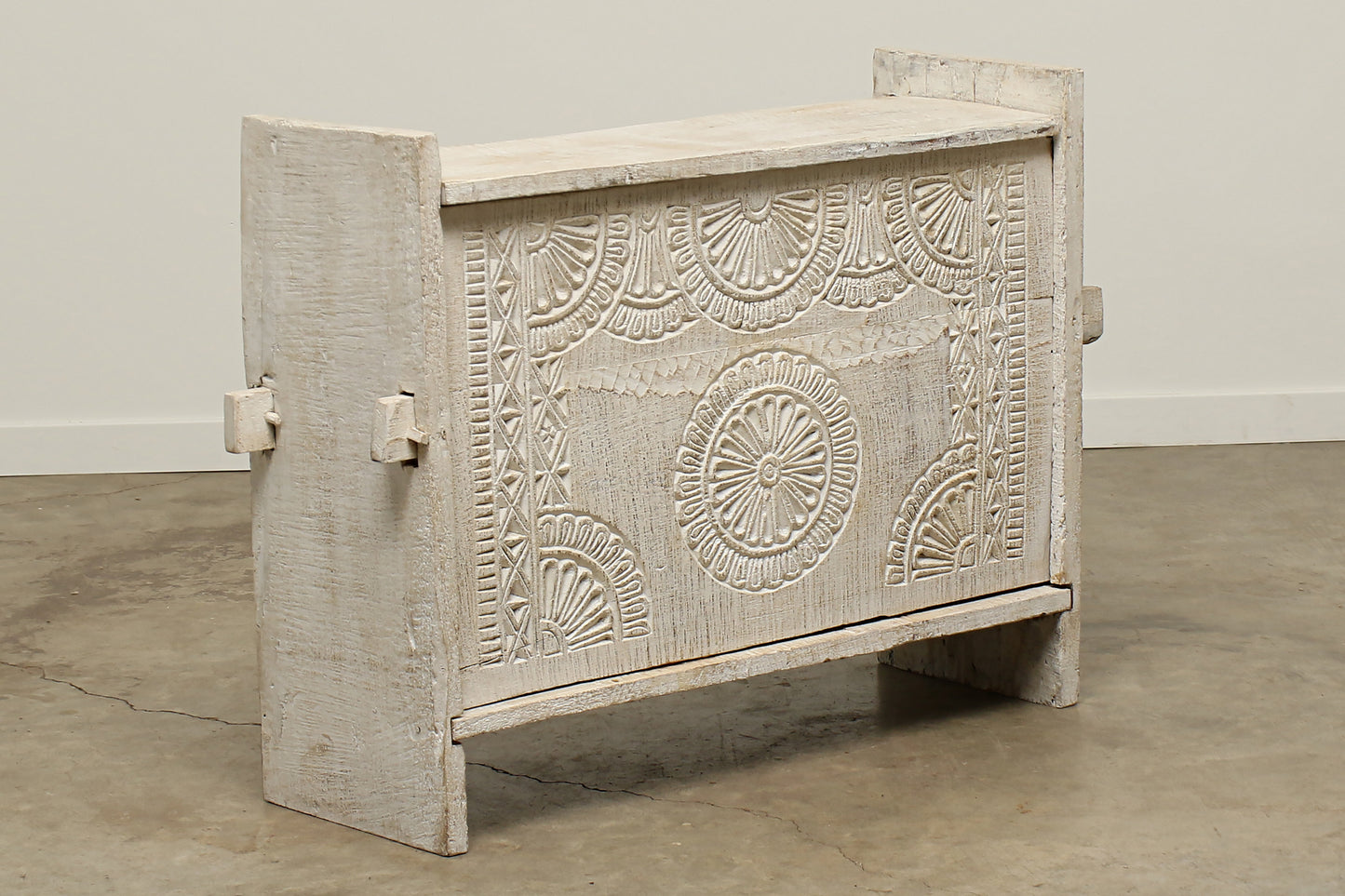 (SCM029) Vintage Himachal Box (42X15X34)