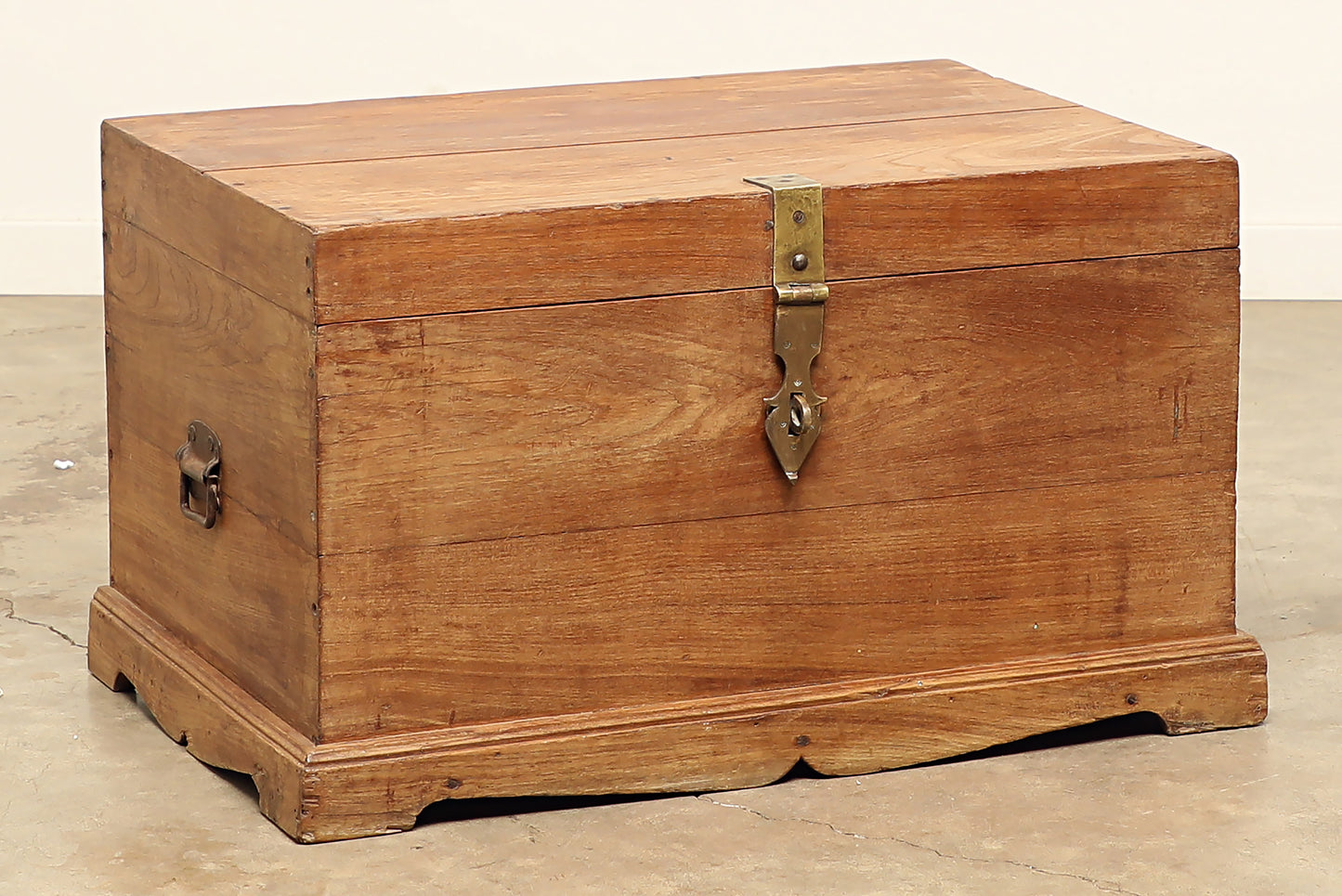 (SCG113) Vintage Teak Trunk (34x23x20)