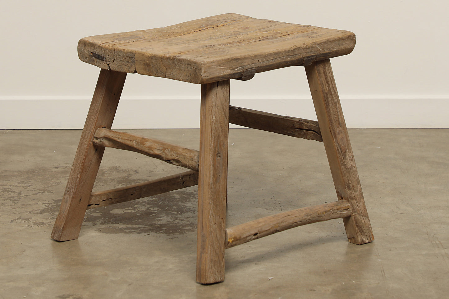 (GAS100) Vintage Elm Stool - Circa 1940 (19x17x20)
