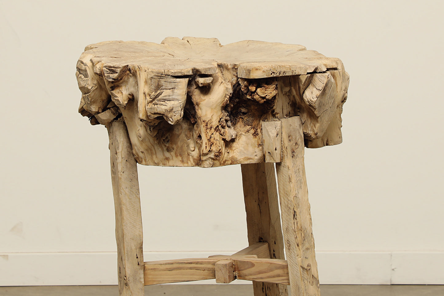 Hecho Side Table