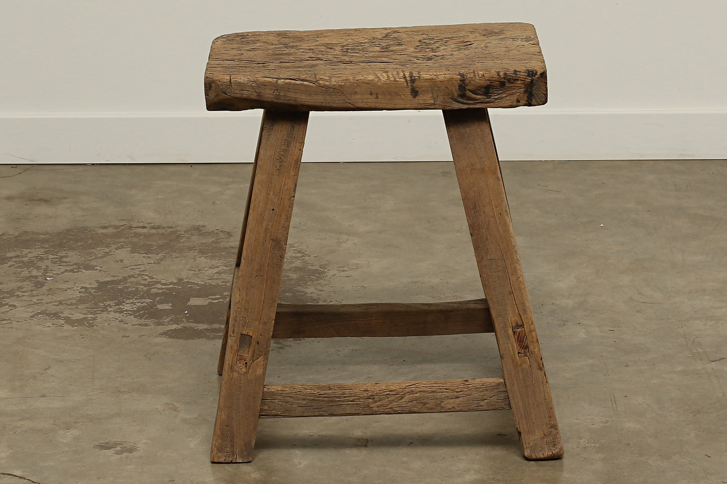 (GAN082) Vintage Elm Stool (18x12x20)