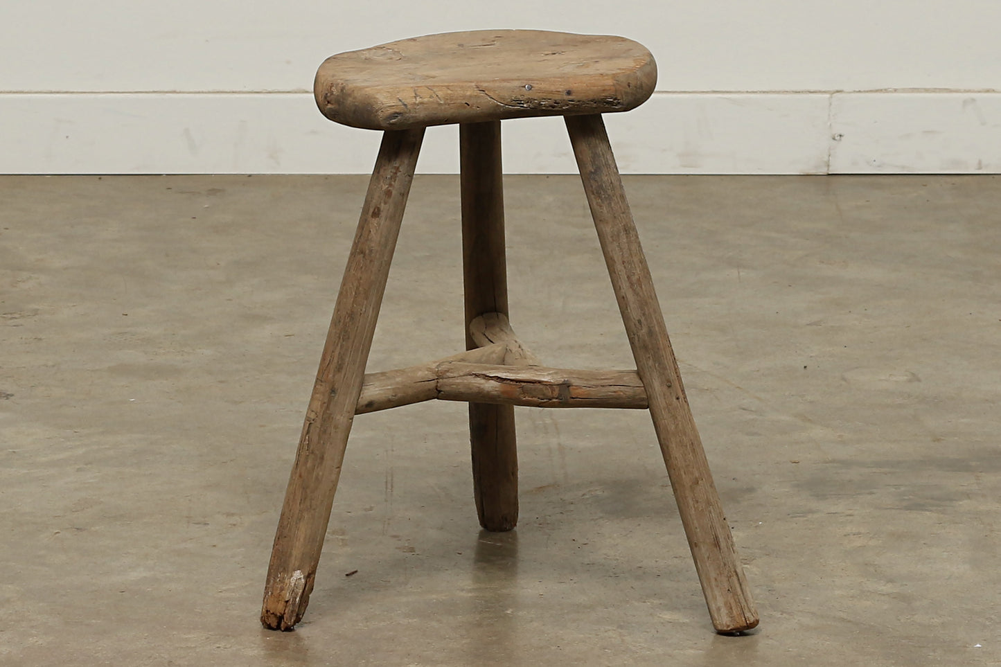 (GAI077) Vintage Cobbler Stool (11x8x18)