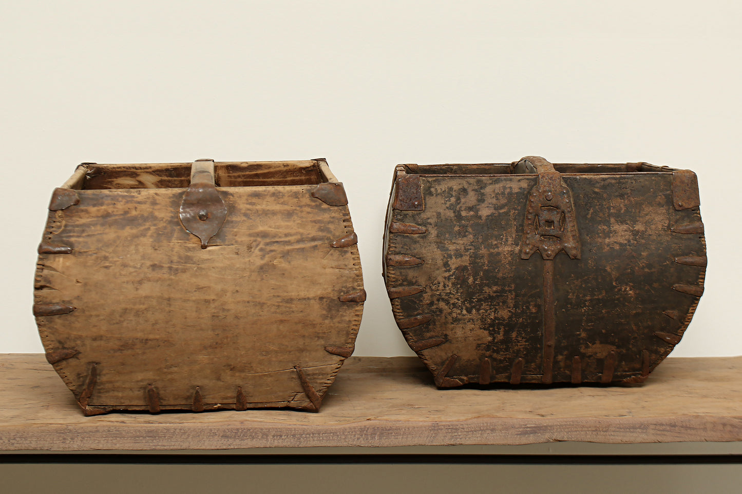 (GAQ002) Vintage Grain Bucket (14x14x9)