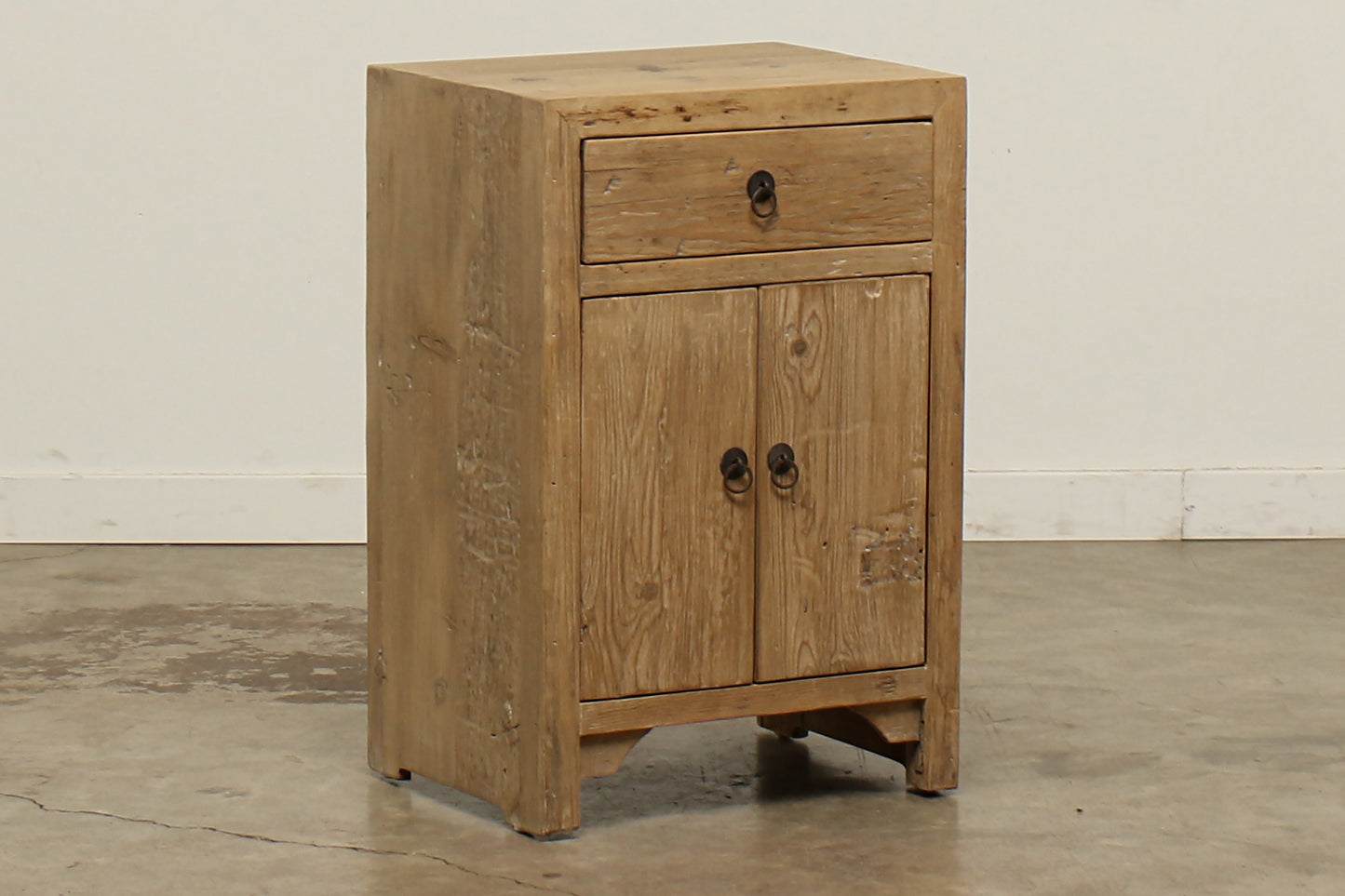 (GAL075) Vintage Bedside Cabinet (20x16x30)