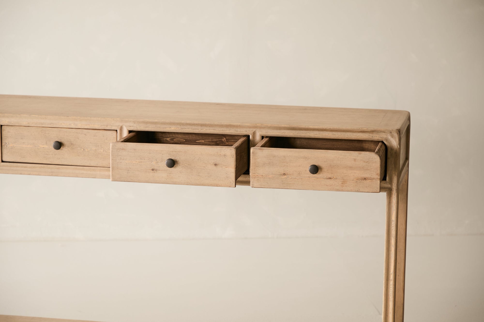 {{ image.alt }}