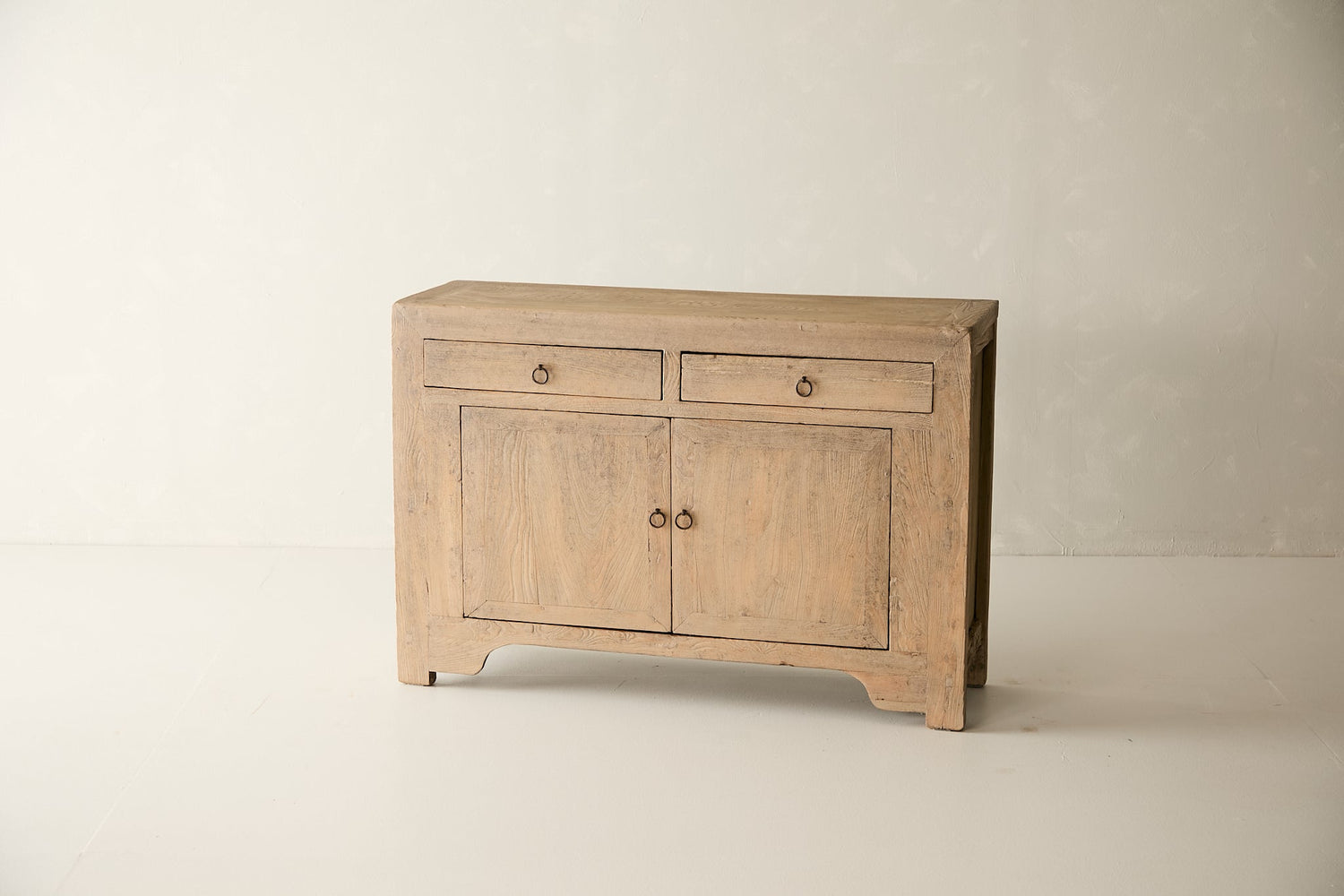 {{ image.alt }}