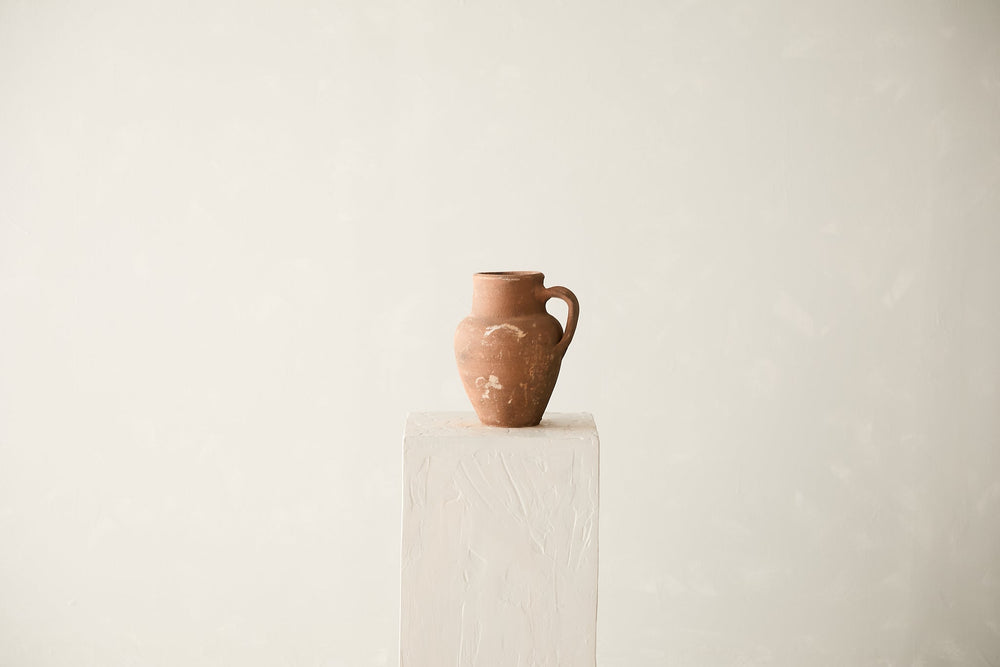 {{ product.title }}
