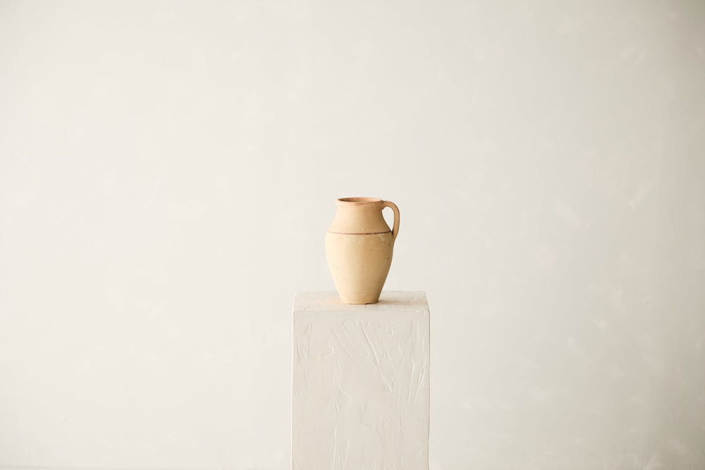 {{ product.title }}