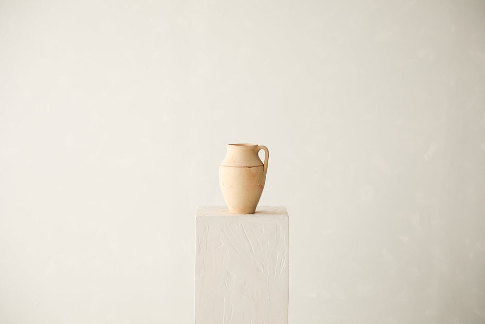 {{ product.title }}
