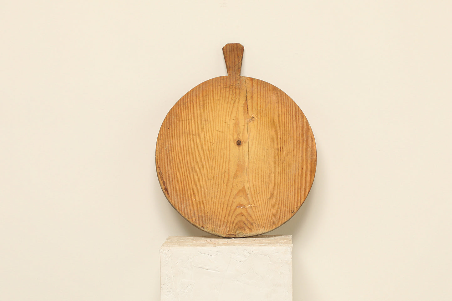 Vintage Bread Board XVI elevate your home with a 17x1x20 vintage wood round bread board—rustic charm, rich patina, and timeless decor perfect for walls, shelves, or countertops.