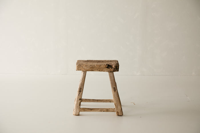 (GAZ154-AF25) Vintage Ranch Stool (18x11x20)