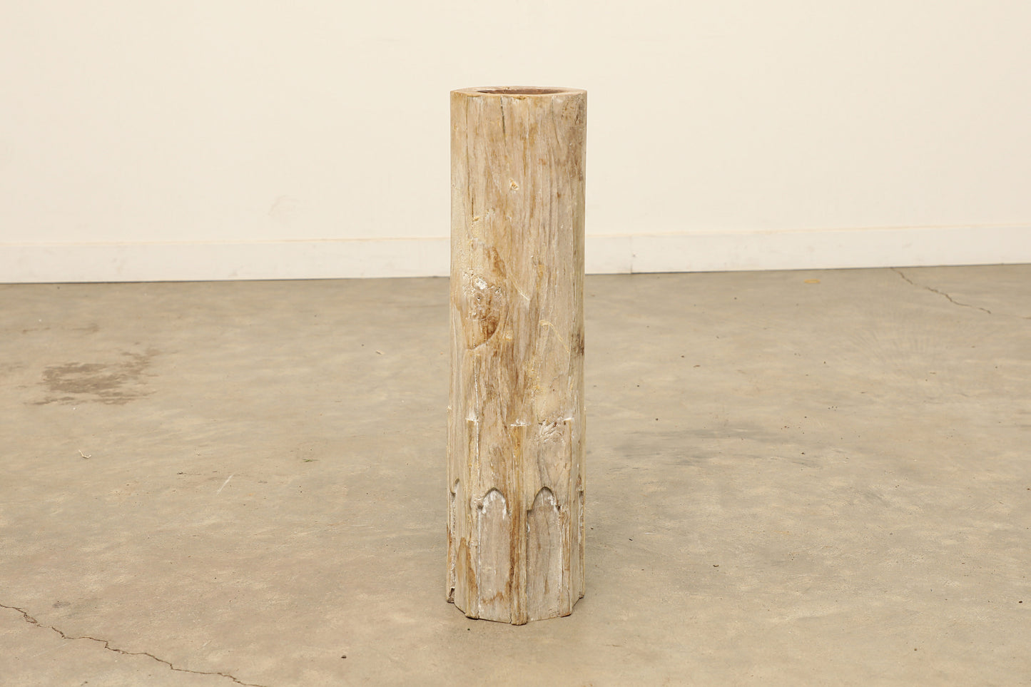 (SCQ012-Q7) Vintage Pillar Candle Stand (6x6x24)