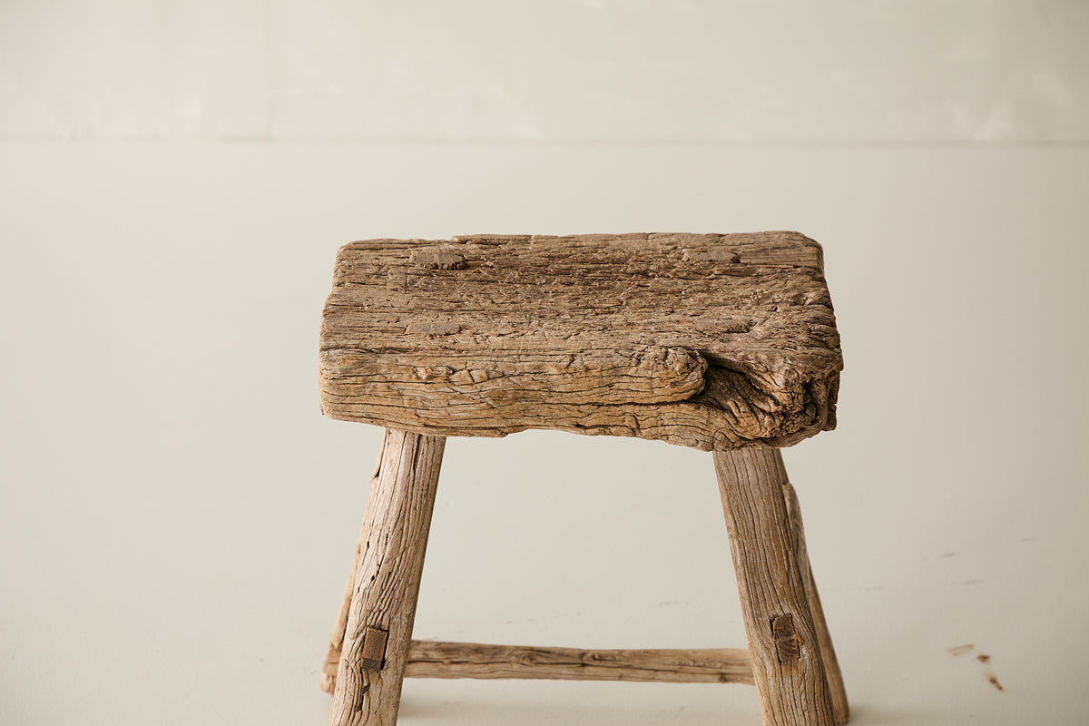 (GAZ154-AF25) Vintage Ranch Stool (18x11x20)
