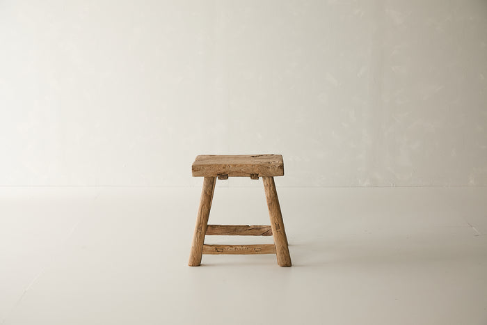 (GAZ154-AF20) Vintage Ranch Stool (18x14x21)