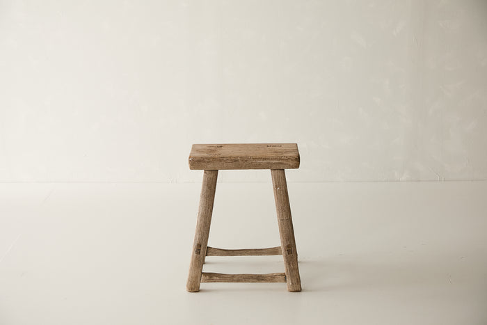 (GAZ154-AF23) Vintage Ranch Stool (17x11x21)