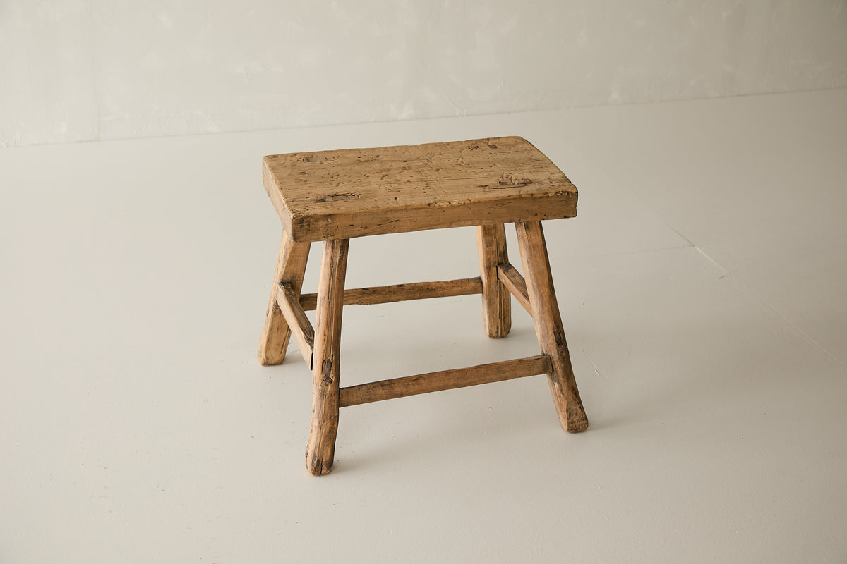 (GAZ154-AF17) Vintage Ranch Stool (22x23x20)