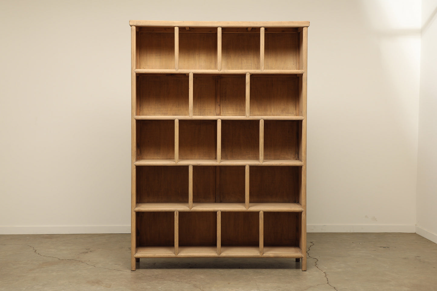 (GAN069-N) Nobu Shelf, Natural (61x16x85)