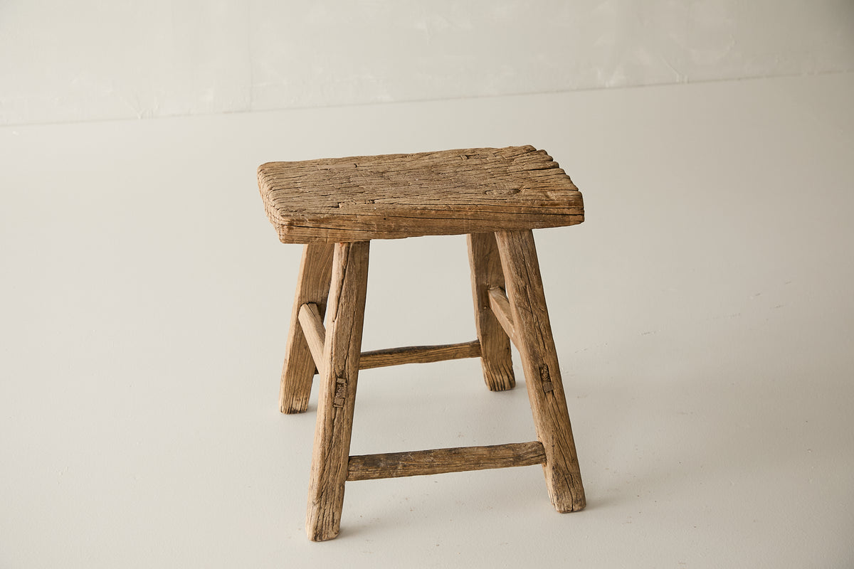(GAZ154-AF22) Vintage Ranch Stool (19x10x20)