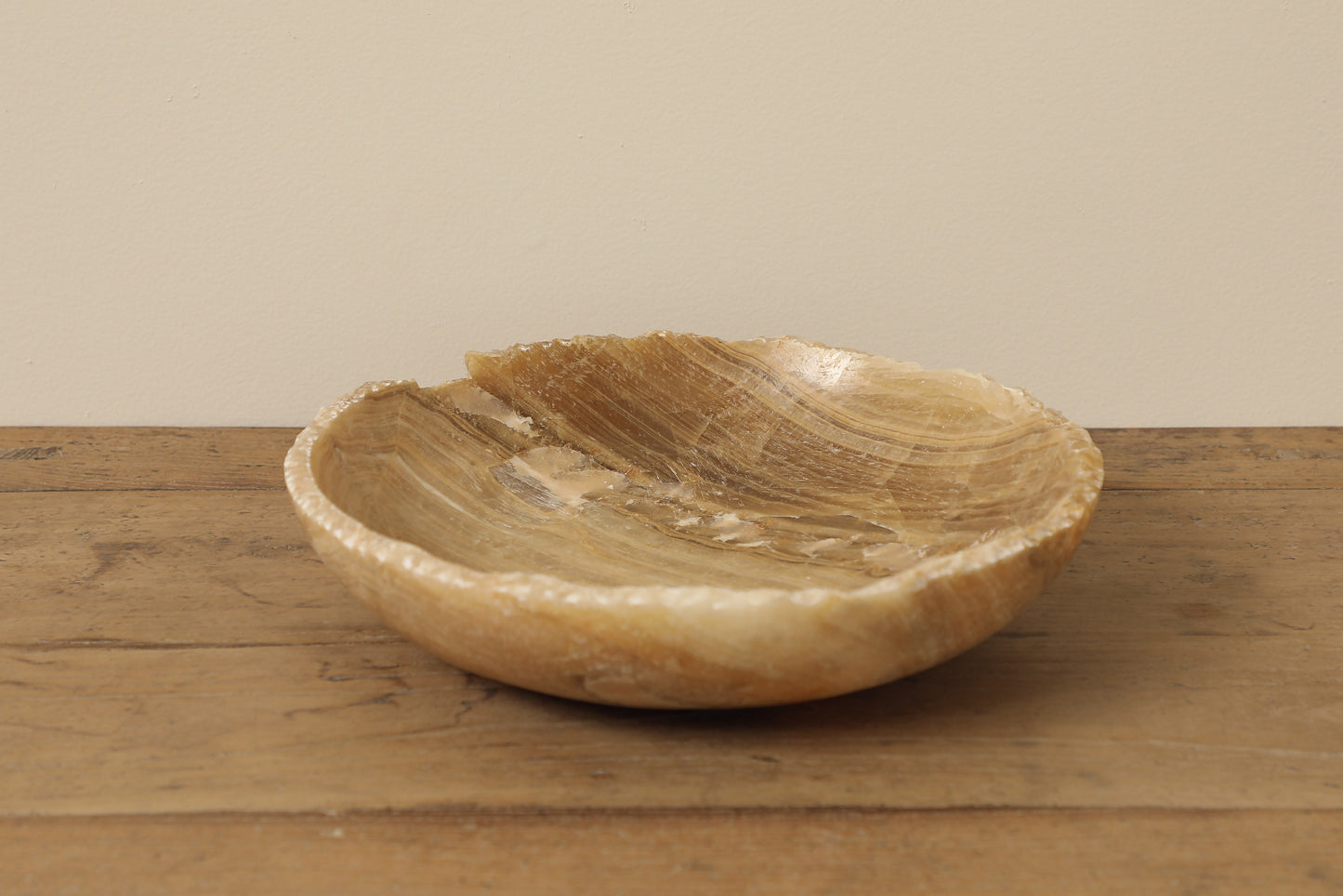 Round Onyx Bowl - Natural Edge