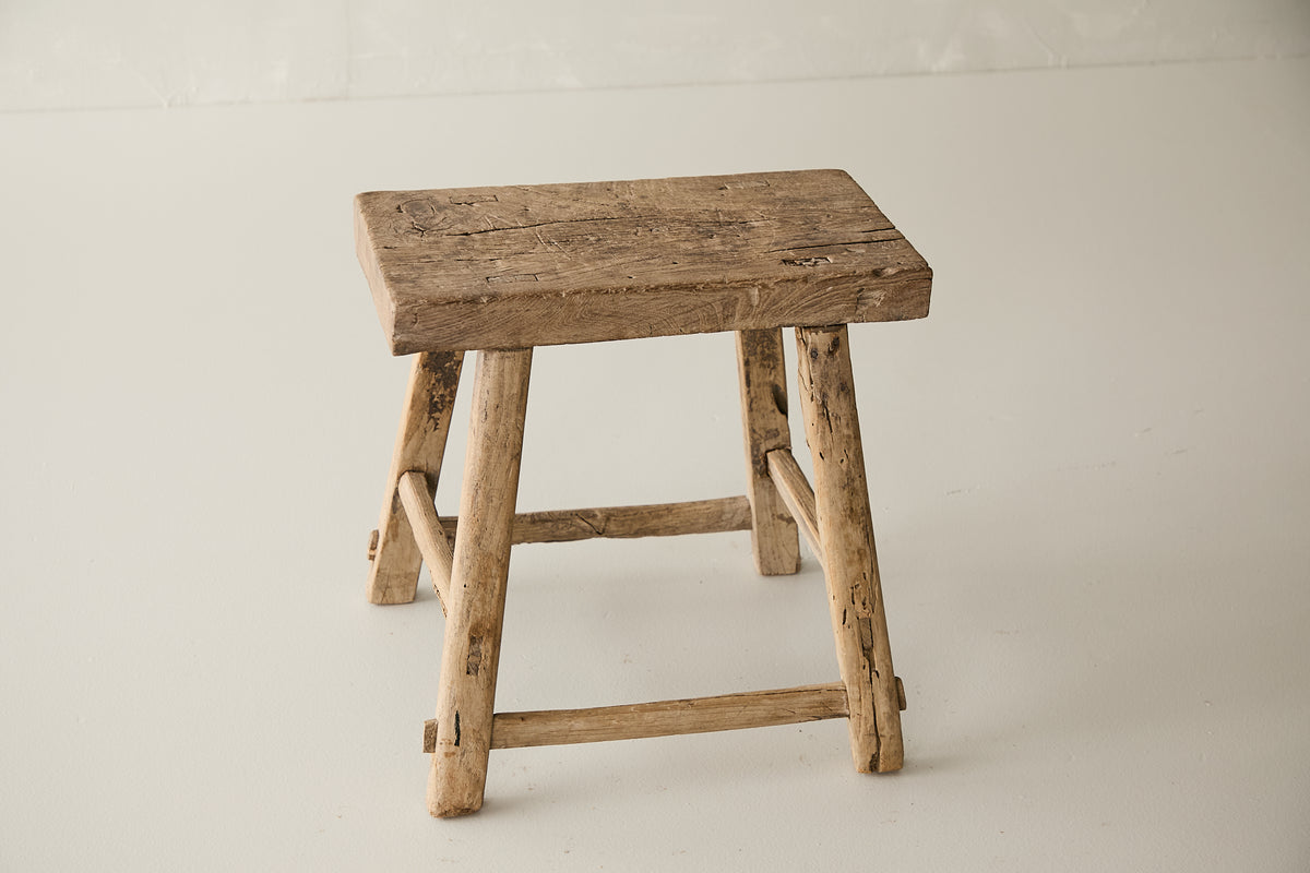 (GAZ154-AF14) Vintage Ranch Stool (20x11x20)