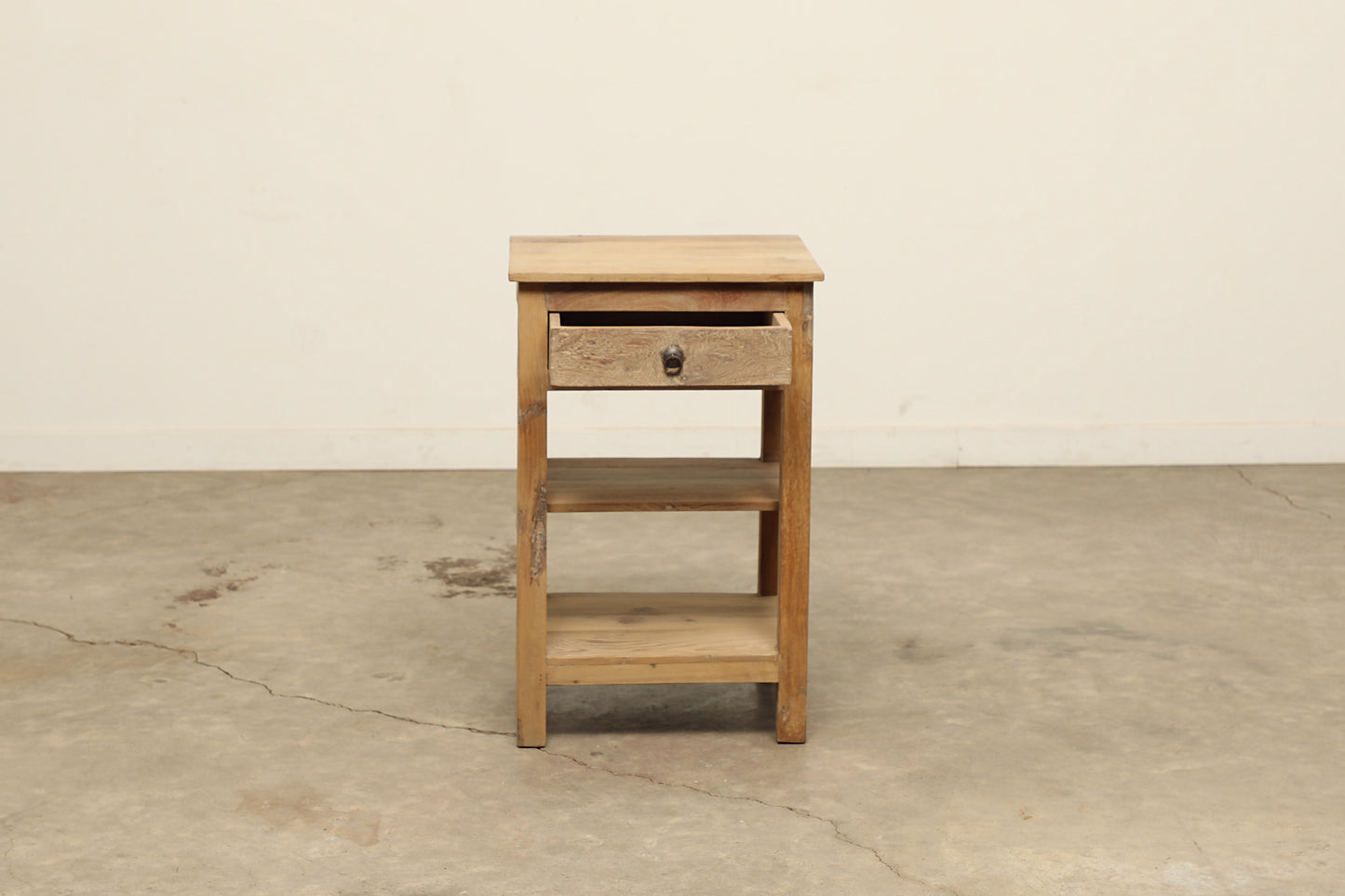 (PP219) Woody Side Table (19x16x30)