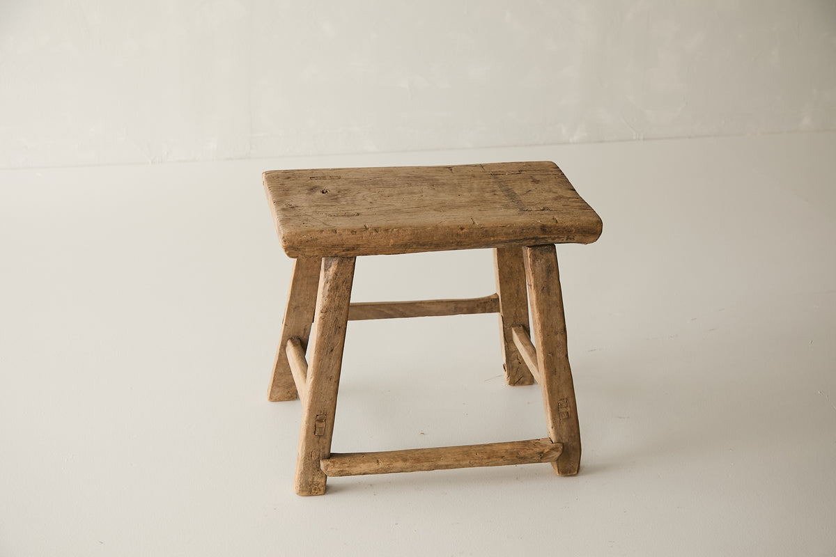 (GAZ154-AF21) Vintage Ranch Stool (23x13x20)