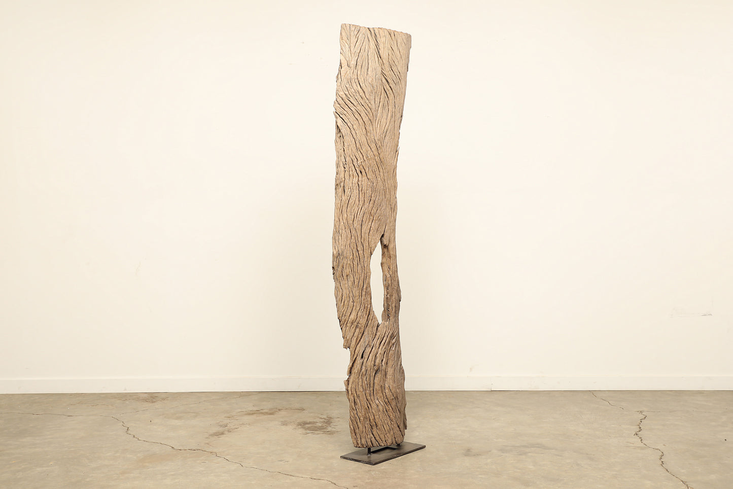 (GAT049) Oak Wood Sculpture (15x8x81)
