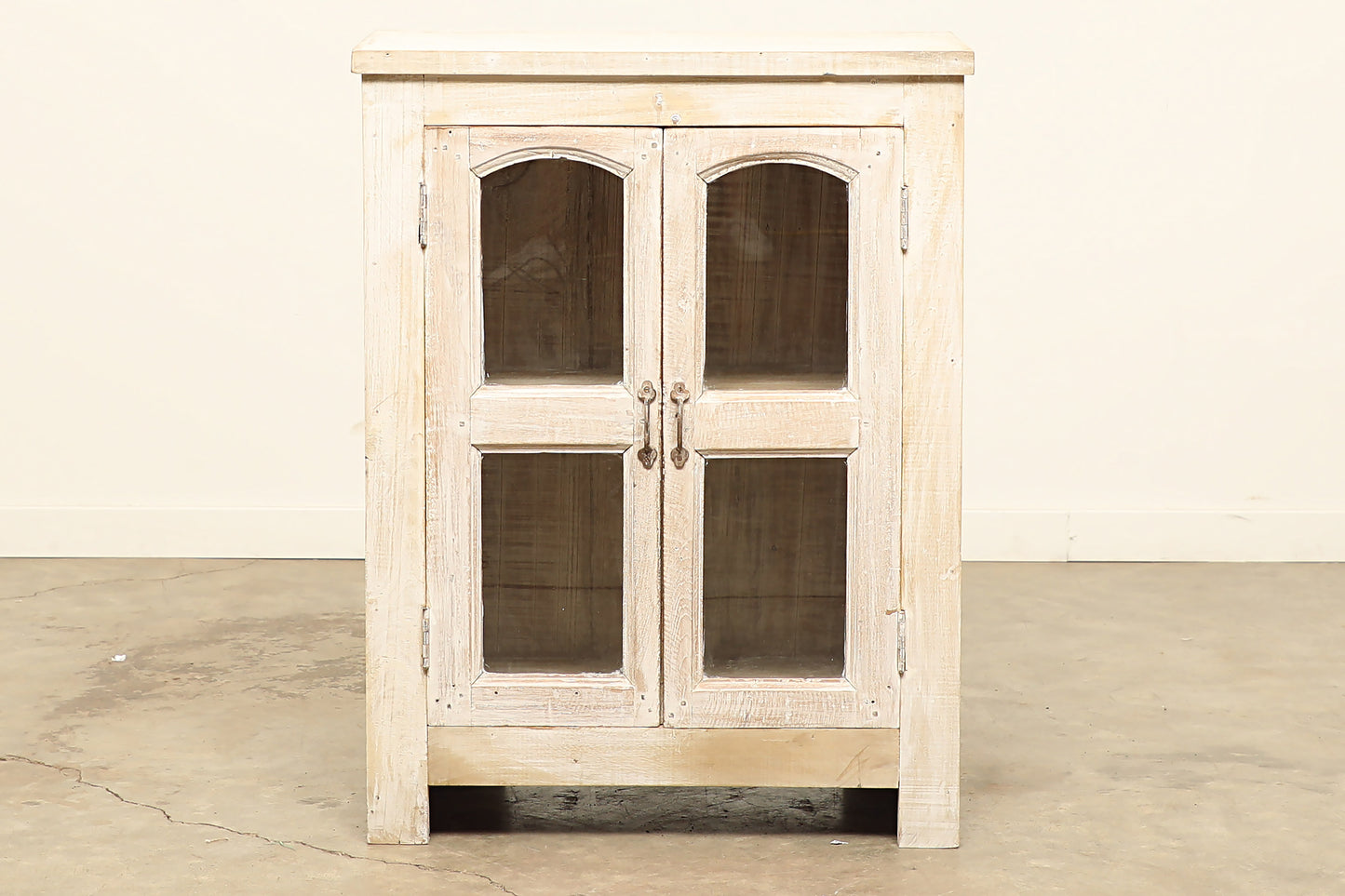 (SCG053) Vintage Cabinet (31x15x40)