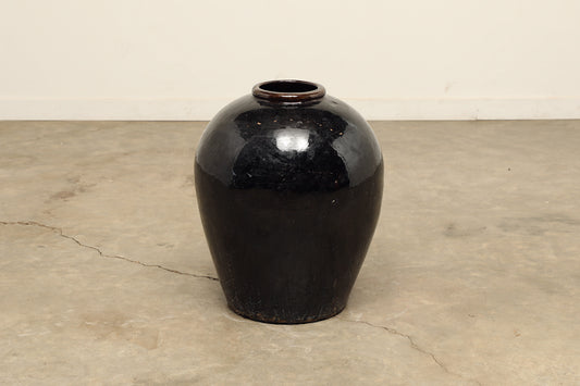 (GAV030) Vintage Black Porcelain Pot - Circa 1940 (19x19x24)