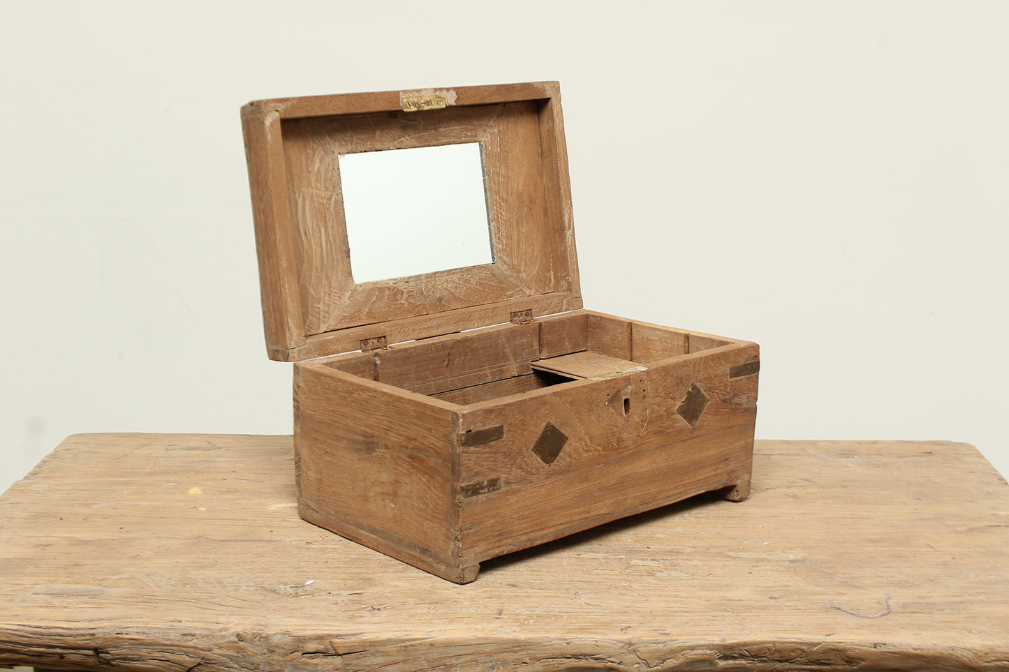 (PP017) Vintage Jewelry Box (13x9x7)