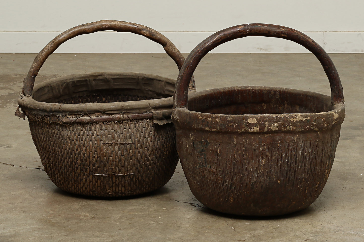 (GAI002) Antique Rattan Rice Gathering Basket Circ. 1900 (18x17x19)