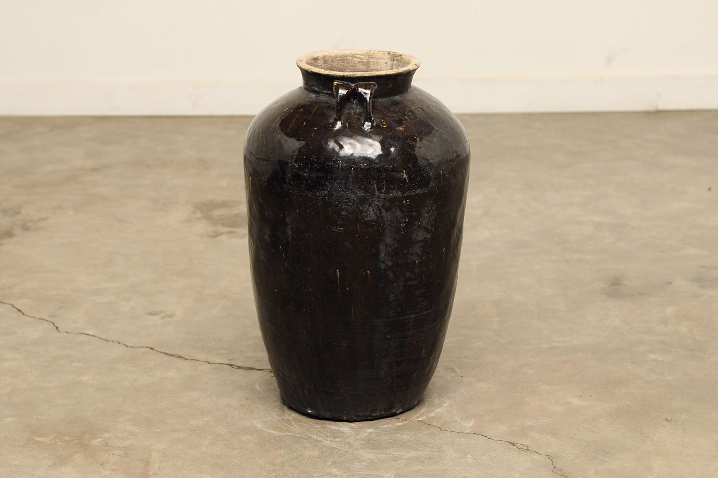 (GAV028) Vintage Black Porcelain Pot - Circa 1940 (16x16x24)