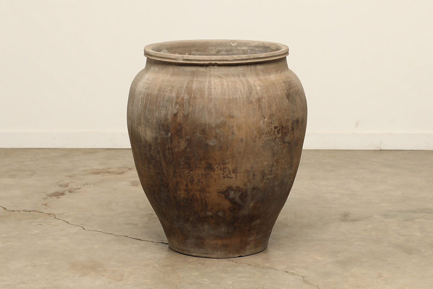 (GAT014) Vintage Shanxi Water Pot - Circa 1824 (27x27x32)