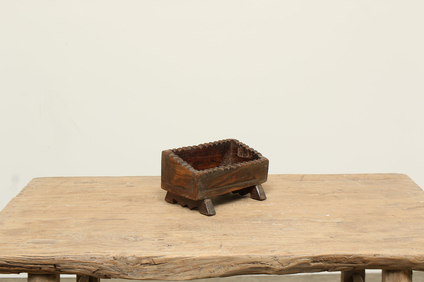 (PP047 ) Vintage Temple Stand (9x5x5)
