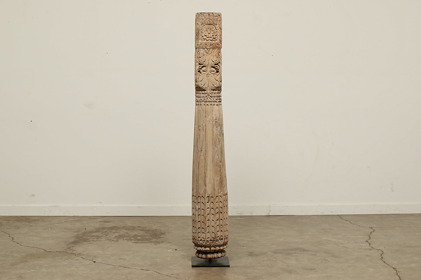 (NN061) Vintage Carved Pillar (9x9x66)